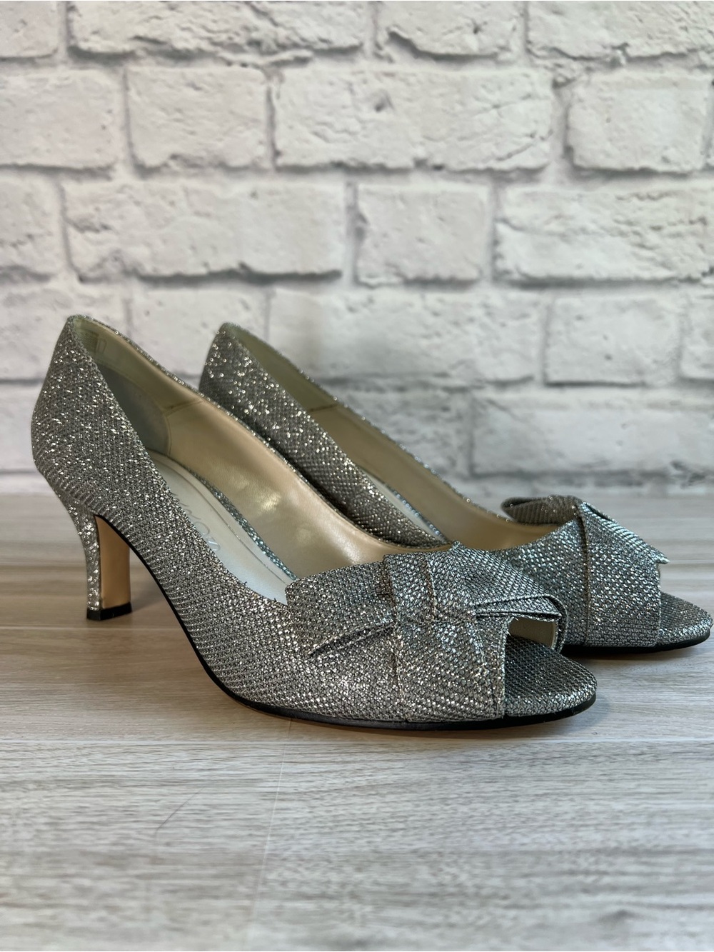 Caparros Silver Sparkle Mesh Peep Toe Pumps Size 8.5